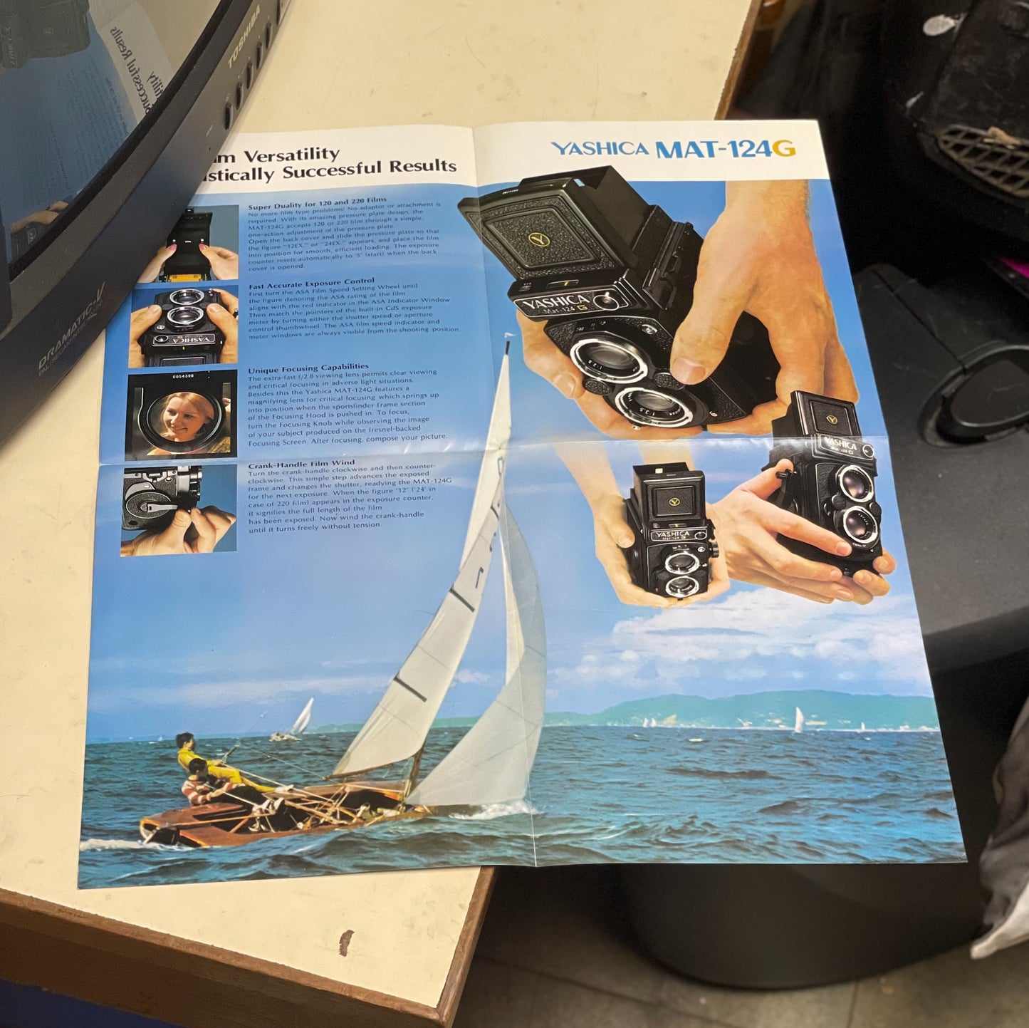 YASHICA MAT-124G Catalog
