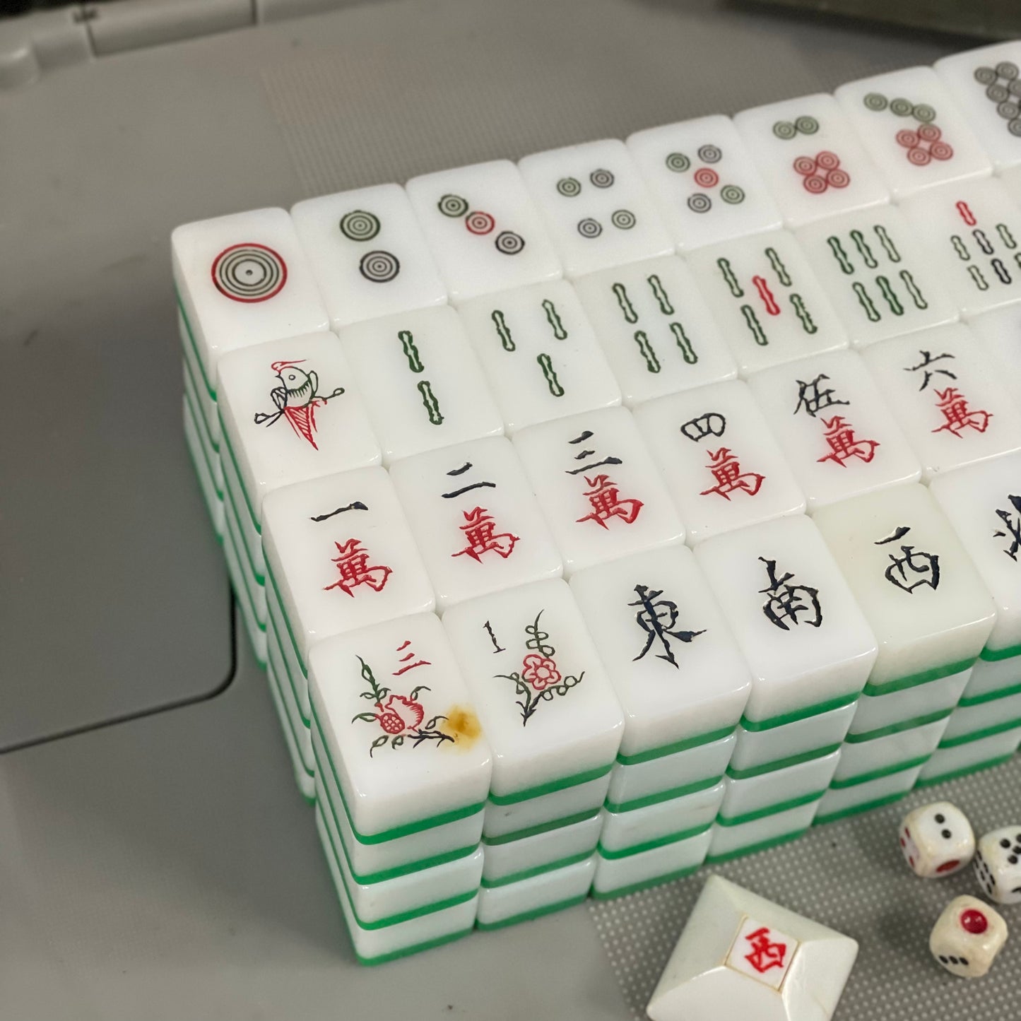 手雕麻雀一副