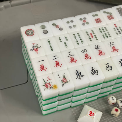 手雕麻雀一副