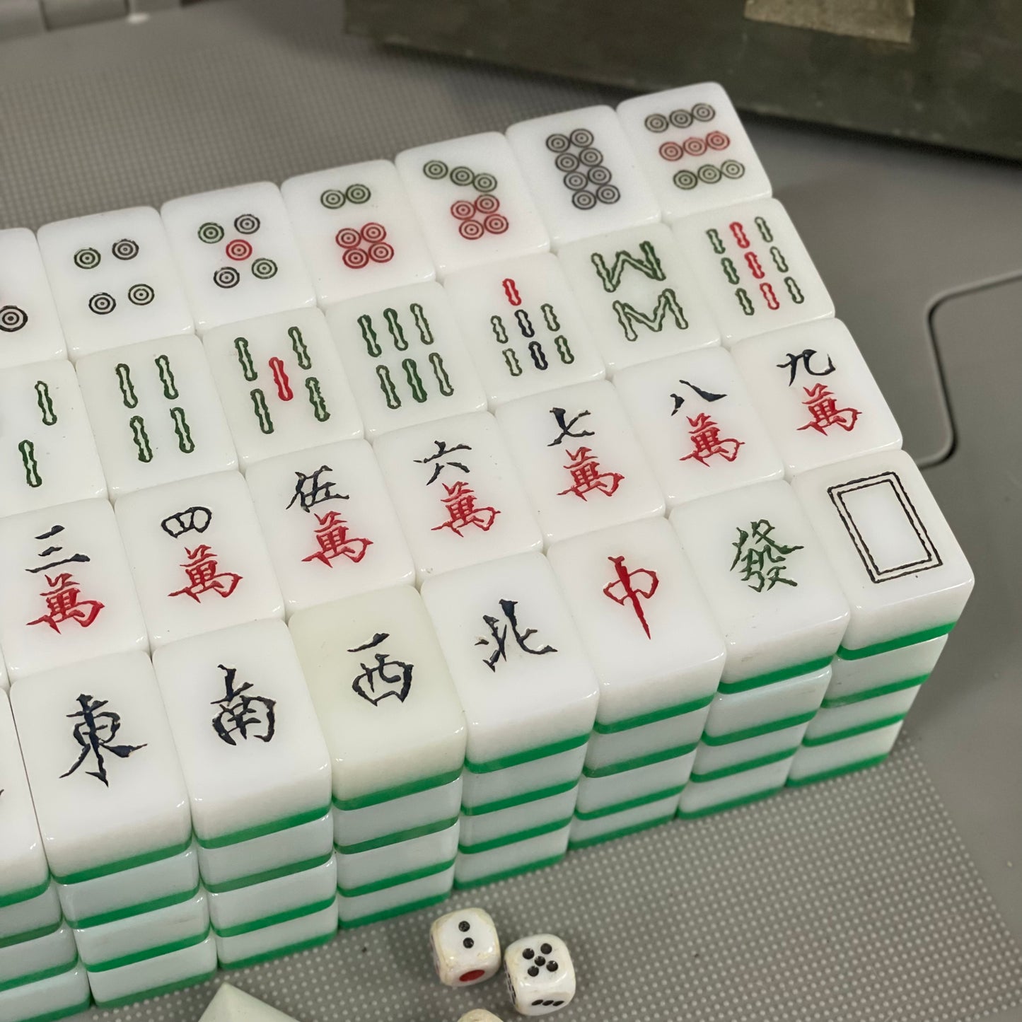 手雕麻雀一副