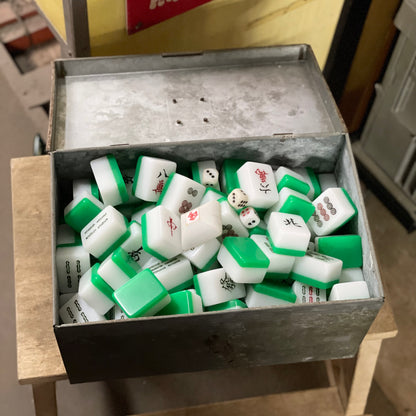 手雕麻雀一副